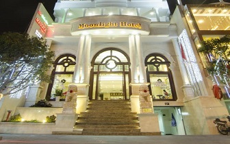 Moonlight Hotel Danang 